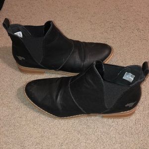 Size 8 rocket dog boots
